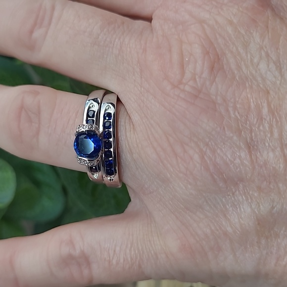BLUE SAPPHIRE AND SILVER TWO PIECE RING SET - Picture 7 of 8